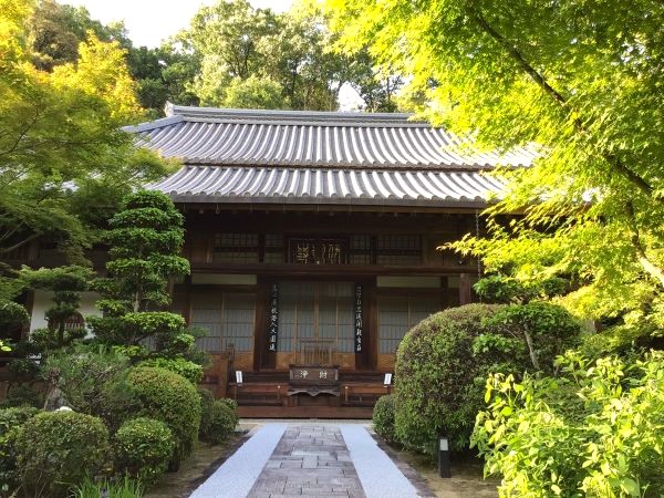 伊勢寺の本堂